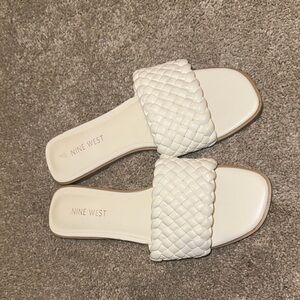 New Nine West sandals size 8